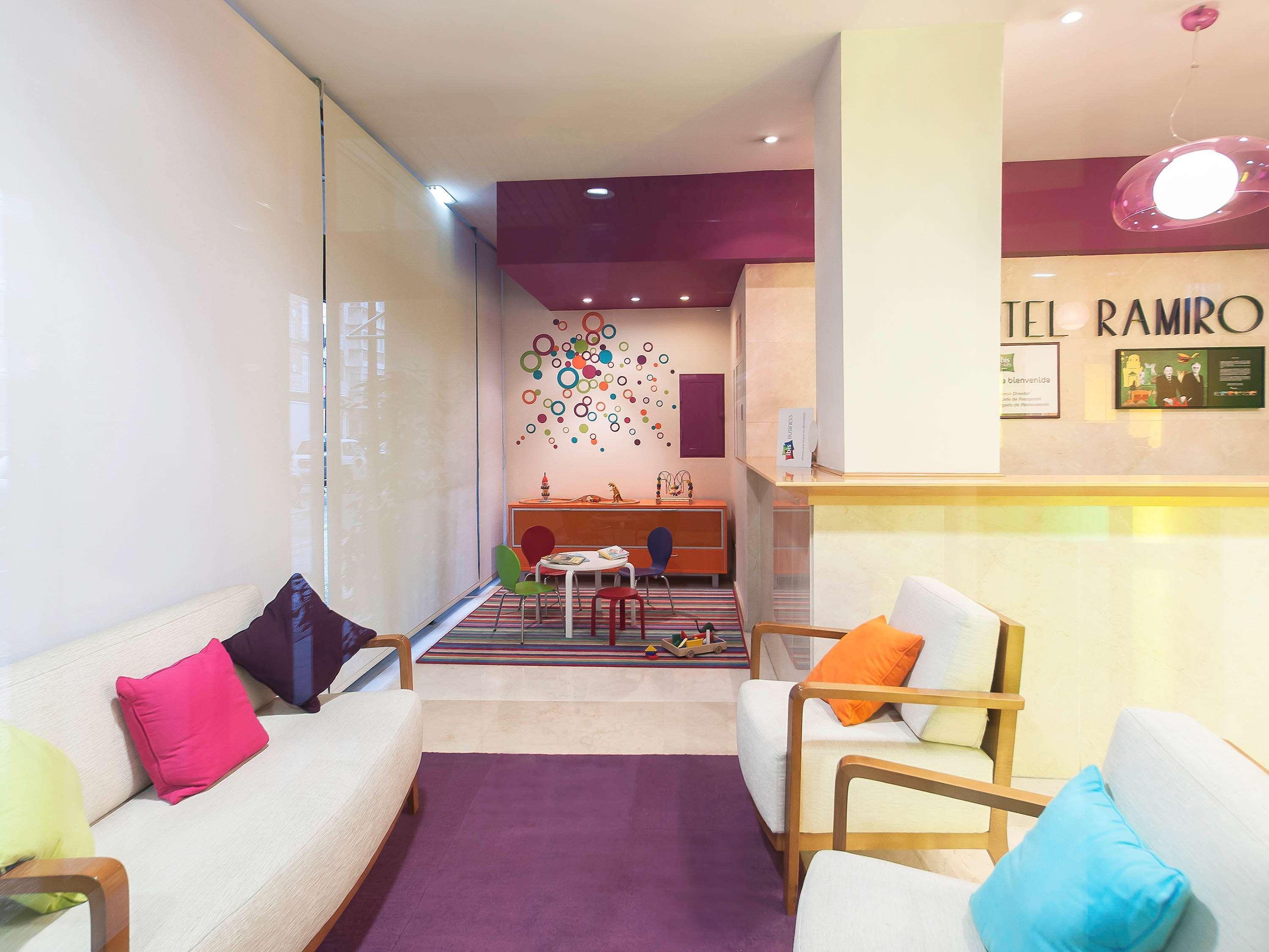 Ibis Styles Zaragoza Ramiro I Otel Dış mekan fotoğraf