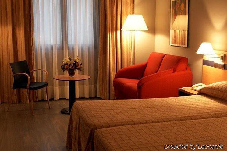 Ibis Styles Zaragoza Ramiro I Otel Oda fotoğraf