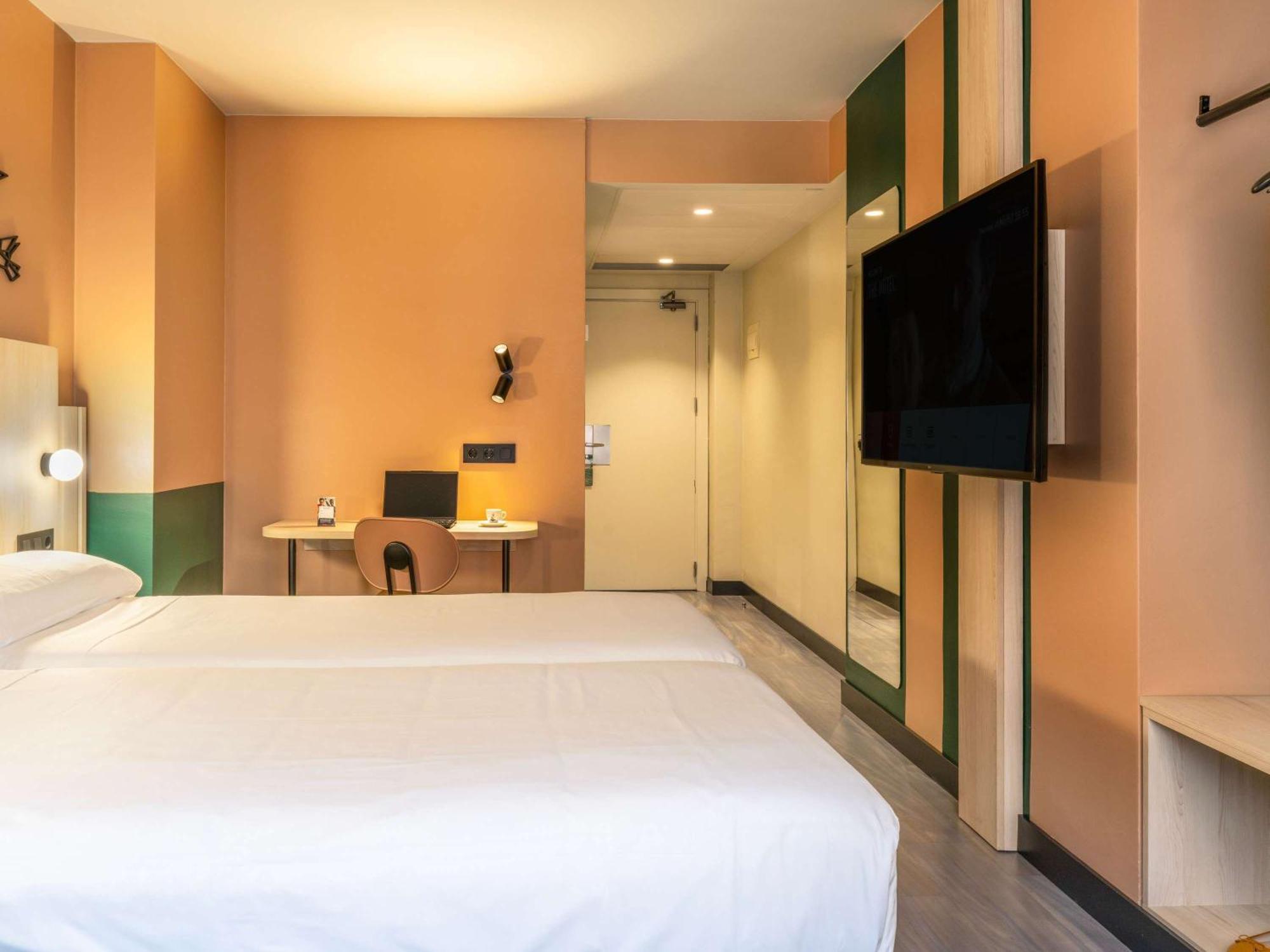 Ibis Styles Zaragoza Ramiro I Otel Dış mekan fotoğraf