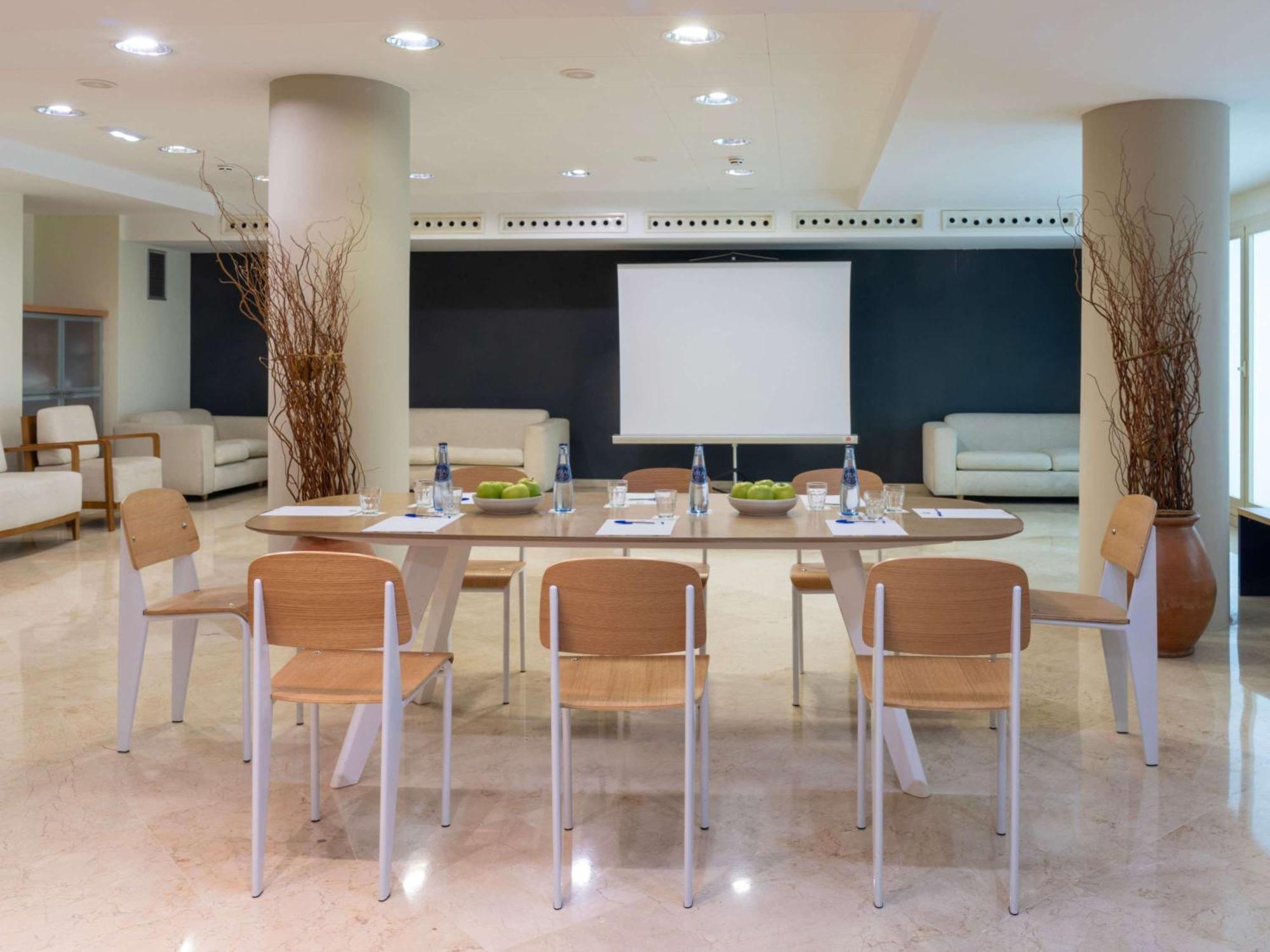 Ibis Styles Zaragoza Ramiro I Otel Dış mekan fotoğraf