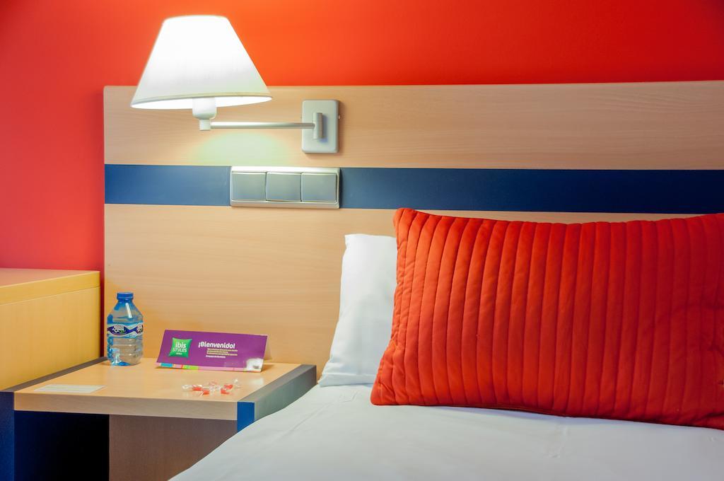 Ibis Styles Zaragoza Ramiro I Otel Dış mekan fotoğraf