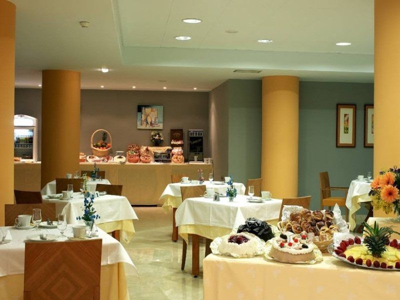 Ibis Styles Zaragoza Ramiro I Otel Restoran fotoğraf