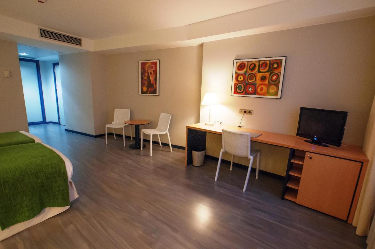 Ibis Styles Zaragoza Ramiro I Otel Oda fotoğraf